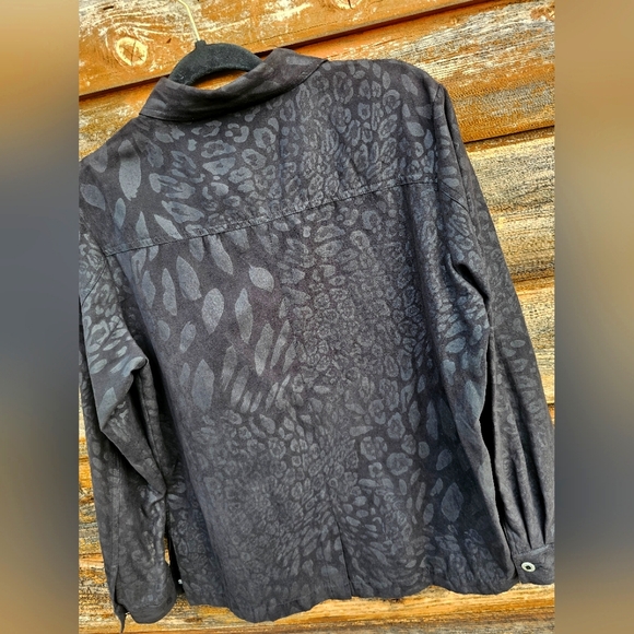 Erin London Black Suede Leopard/Animal Print Collared Button up Blouse Top - Picture 11 of 14